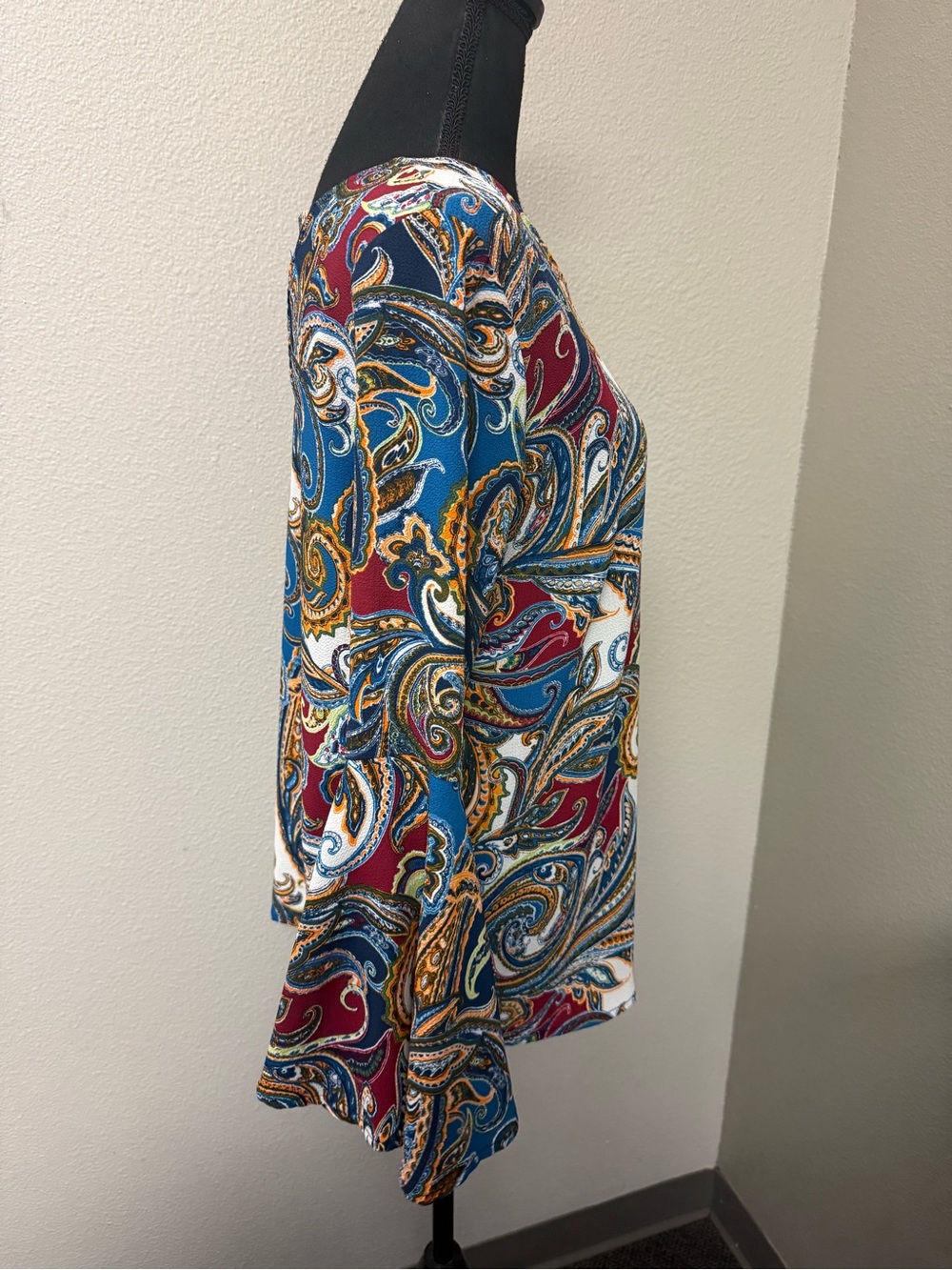 Valerie Stevens Blue Paisley V-Neck Cutout Stretch Blouse Top Small Boho - Picture 7 of 10